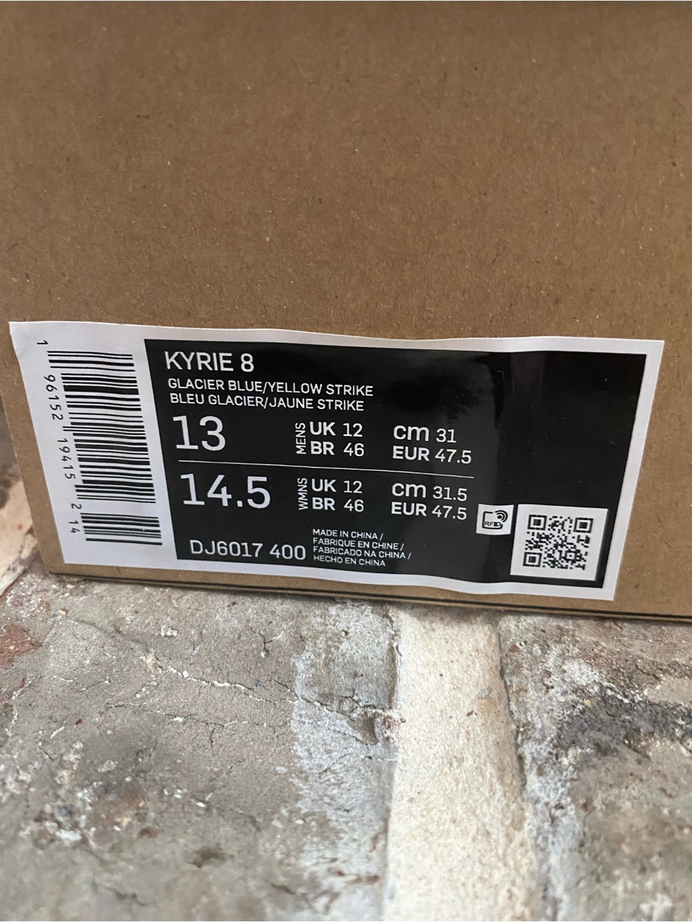 Nike Kyrie 8 Eagle sneakers in a glacier blue and yellow strike colorway - Picture 6 of 6